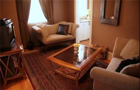 אדמונטון La Boheme Restaurant & B&B חדר תמונה
