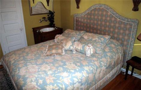 אדמונטון La Boheme Restaurant & B&B חדר תמונה